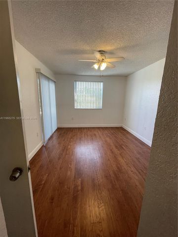 2881 N Oakland Forest Dr 208, Oakland Park, FL 33309