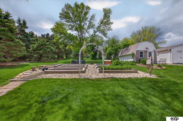 5732 S 185th Street, Omaha, NE 68135