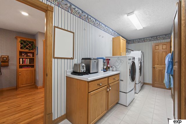 5732 S 185th Street, Omaha, NE 68135