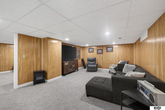 5732 S 185th Street, Omaha, NE 68135