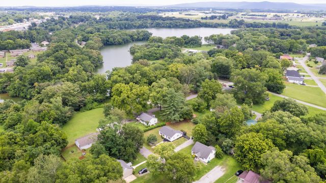 424 Laura Ave, Winchester, TN 37398