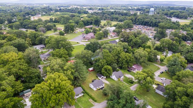 424 Laura Ave, Winchester, TN 37398