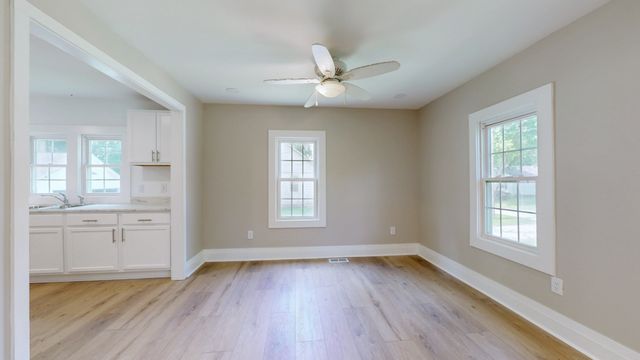 424 Laura Ave, Winchester, TN 37398