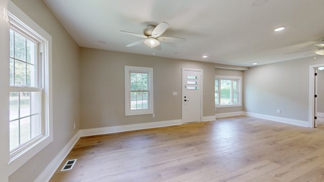 424 Laura Ave, Winchester, TN 37398