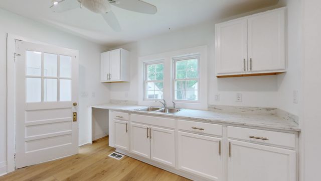 424 Laura Ave, Winchester, TN 37398
