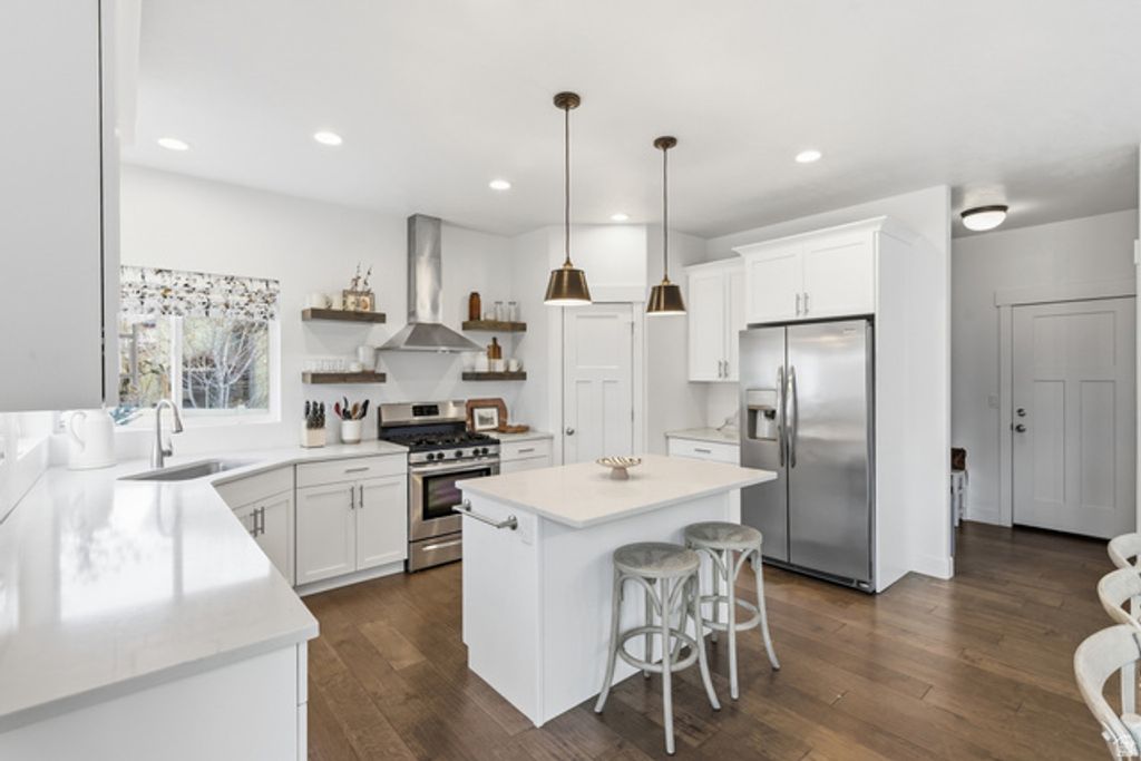 Image 19 of property listing at 1355 E ROLLING HILLS DR, Heber City, UT 84032