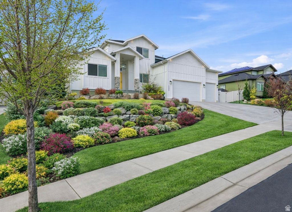 Image 3 of property listing at 1355 E ROLLING HILLS DR, Heber City, UT 84032