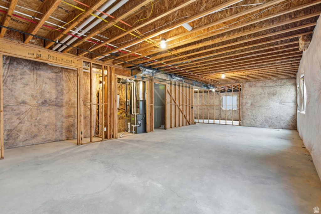 Image 33 of property listing at 1355 E ROLLING HILLS DR, Heber City, UT 84032