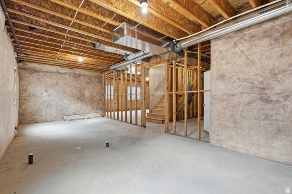 Image 34 of property listing at 1355 E ROLLING HILLS DR, Heber City, UT 84032