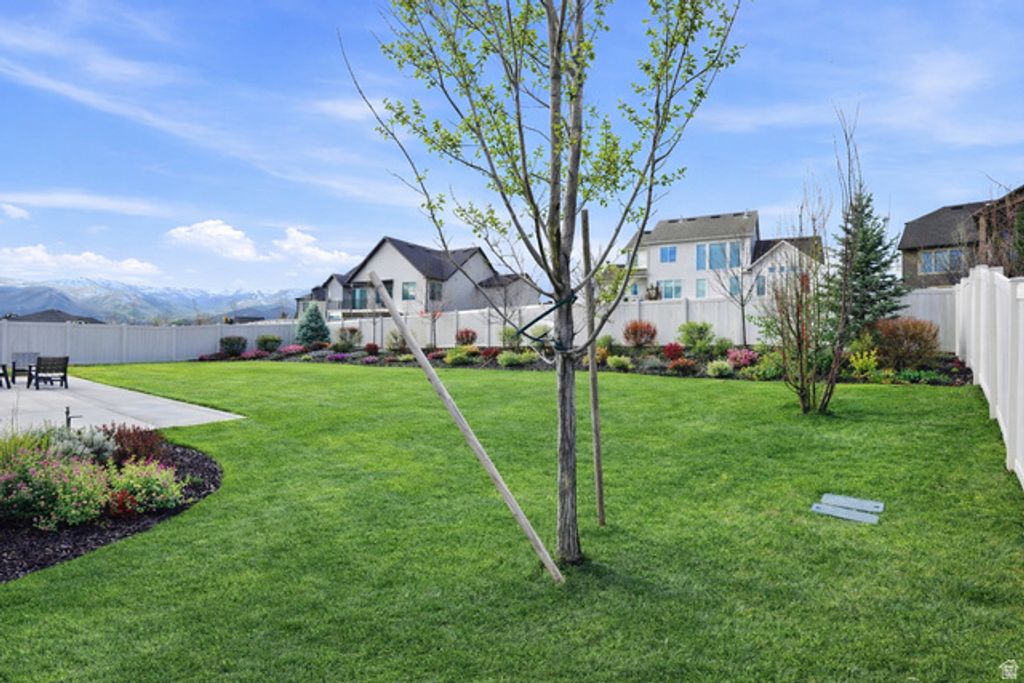 Image 10 of property listing at 1355 E ROLLING HILLS DR, Heber City, UT 84032