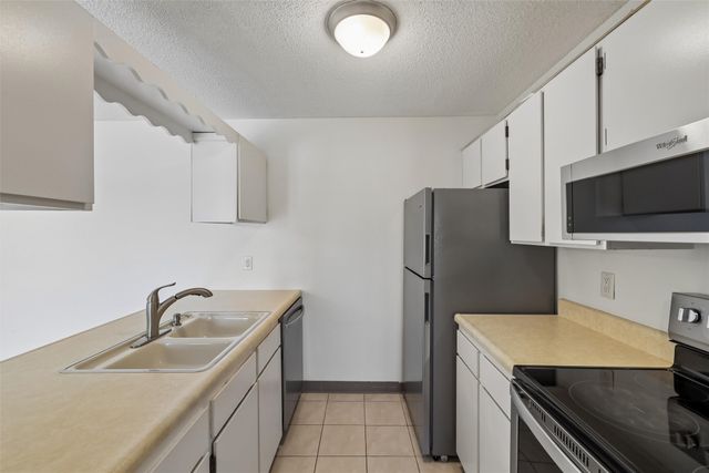 1831 Fuller Road 13, West Des Moines, IA 50265