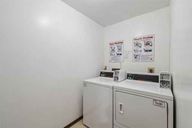 1831 Fuller Road 13, West Des Moines, IA 50265