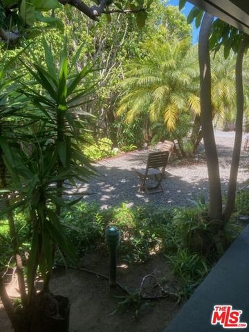 1011 Pearl Street A, Santa Monica, CA 90405