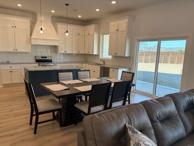 1 Dragonfly Cove, Greenbrier, AR 72058