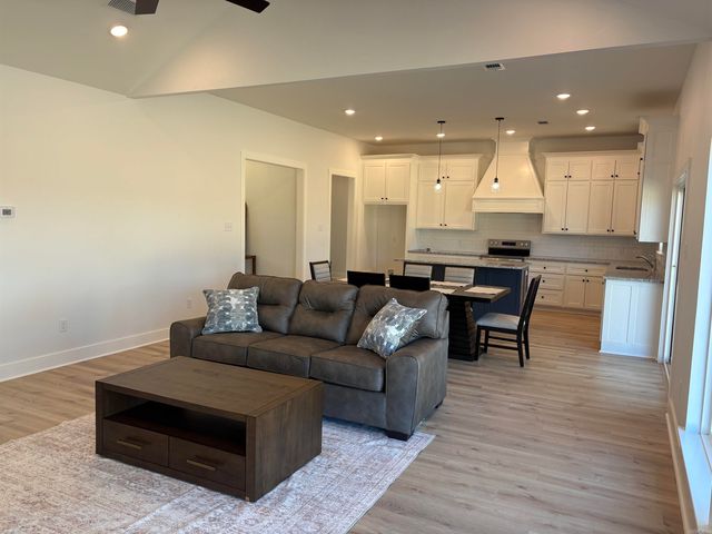 1 Dragonfly Cove, Greenbrier, AR 72058