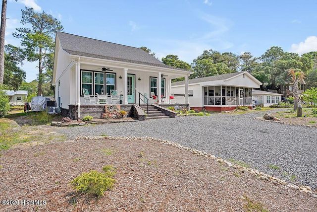 416 Lockwood Folly Road SE, Bolivia, NC 28422
