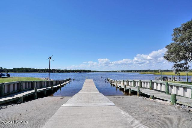 416 Lockwood Folly Road SE, Bolivia, NC 28422