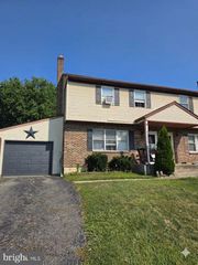 403 GRANT AVE, Leesport, PA 19533