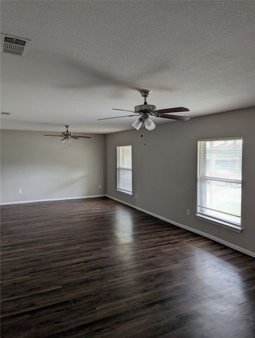 4804 Trail Lake Drive, Fort Worth, TX 76133