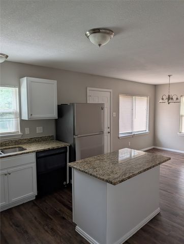 4804 Trail Lake Drive, Fort Worth, TX 76133