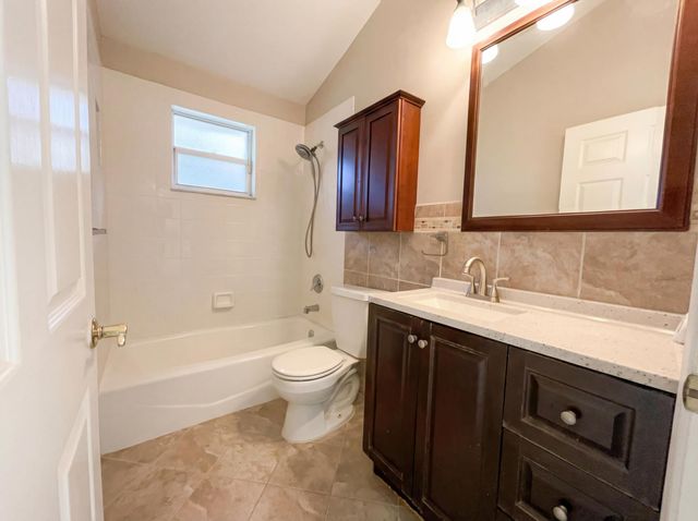 8333 Bowie Way, Lake Worth, FL 33467