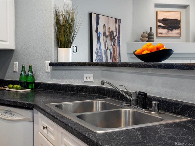 7498 S Alkire Street 202, Littleton, CO 80127