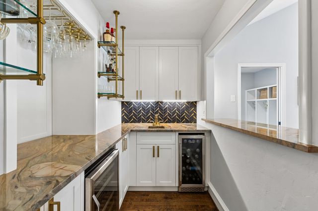 6879 Mossvine Circle, Dallas, TX 75254