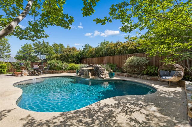 6879 Mossvine Circle, Dallas, TX 75254