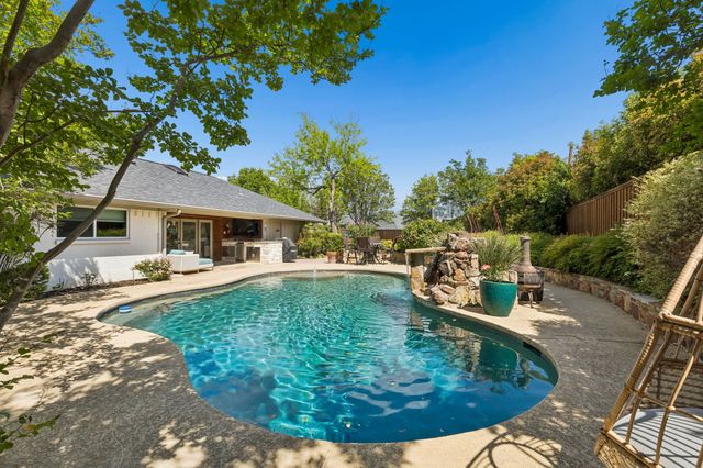 6879 Mossvine Circle, Dallas, TX 75254