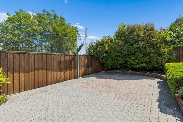 6879 Mossvine Circle, Dallas, TX 75254