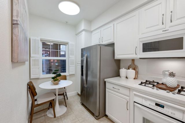 212 Crescent Court, Brisbane, CA 94005