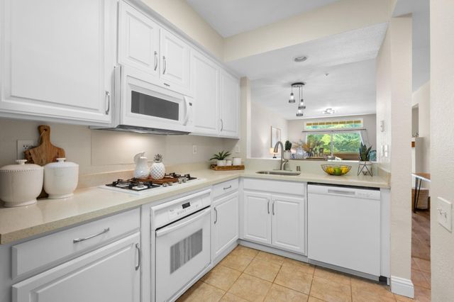 212 Crescent Court, Brisbane, CA 94005