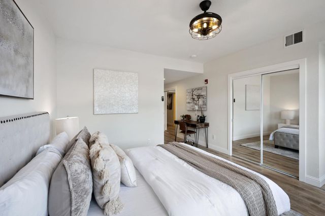 212 Crescent Court, Brisbane, CA 94005