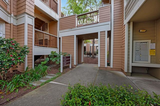 212 Crescent Court, Brisbane, CA 94005