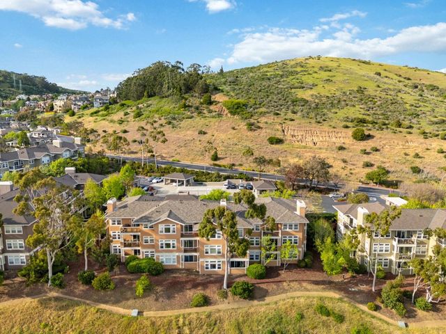 212 Crescent Court, Brisbane, CA 94005