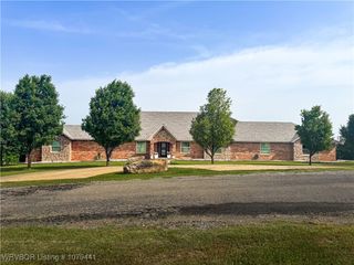 21580 Ranch Road, Howe, OK 74940
