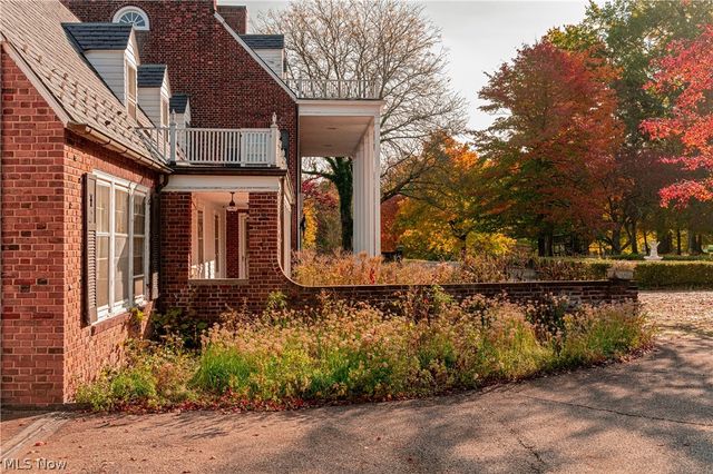 3450 Roundwood Road, Hunting Valley, OH 44022