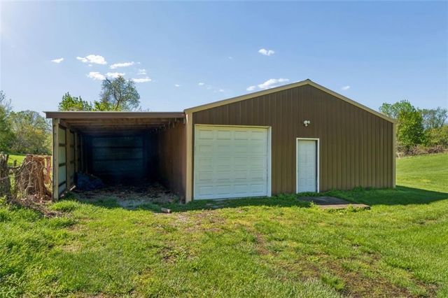18611 E Salisbury Road, Independence, MO 64056