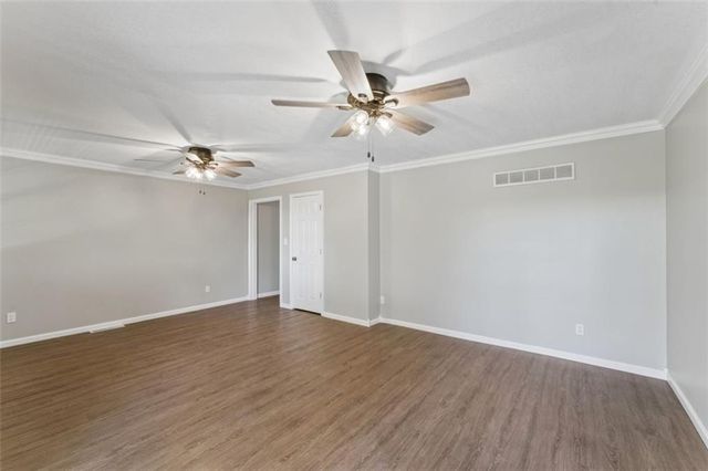 18611 E Salisbury Road, Independence, MO 64056