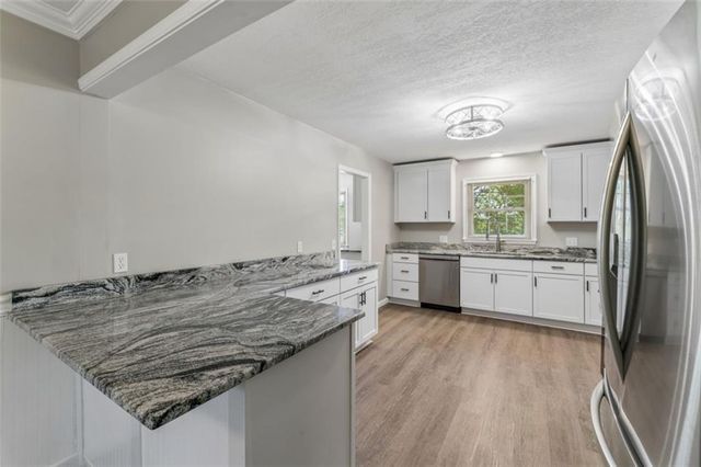 18611 E Salisbury Road, Independence, MO 64056