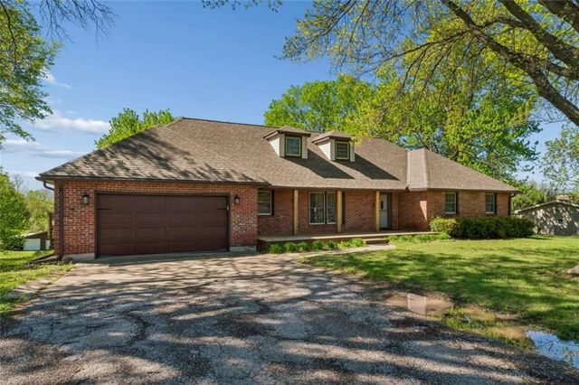 18611 E Salisbury Road, Independence, MO 64056