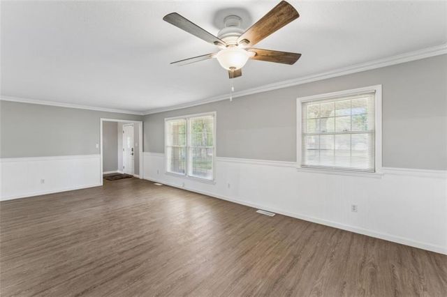 18611 E Salisbury Road, Independence, MO 64056