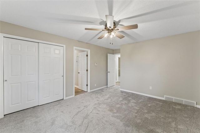 18611 E Salisbury Road, Independence, MO 64056