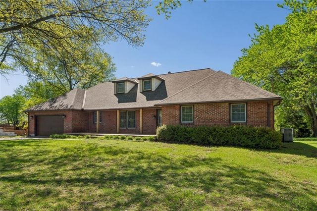 18611 E Salisbury Road, Independence, MO 64056