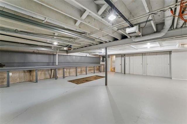18611 E Salisbury Road, Independence, MO 64056