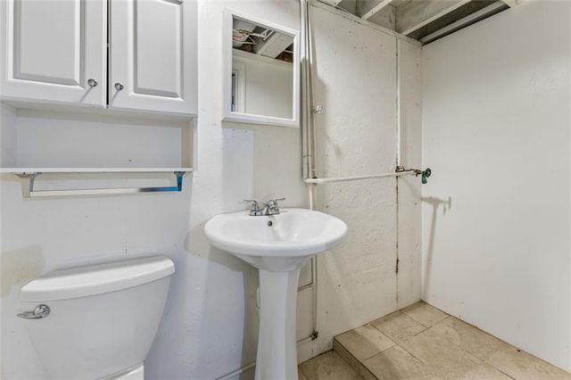 18611 E Salisbury Road, Independence, MO 64056