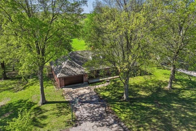 18611 E Salisbury Road, Independence, MO 64056