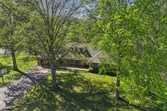 18611 E Salisbury Road, Independence, MO 64056