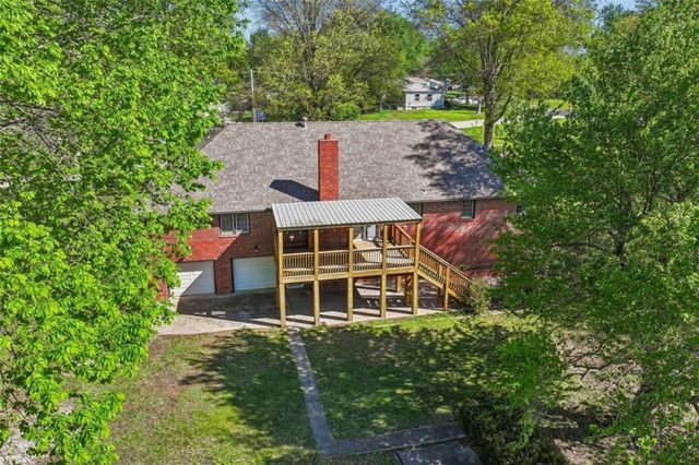18611 E Salisbury Road, Independence, MO 64056