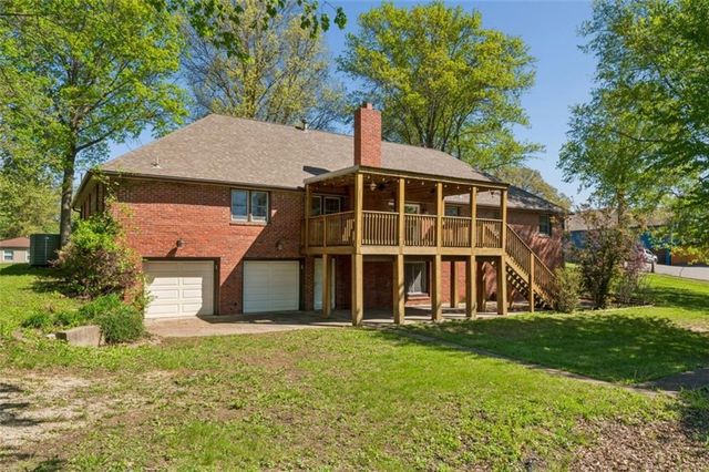 18611 E Salisbury Road, Independence, MO 64056